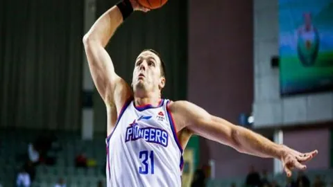 辽宁男篮逆转天津男篮，延续四连胜辉煌战绩